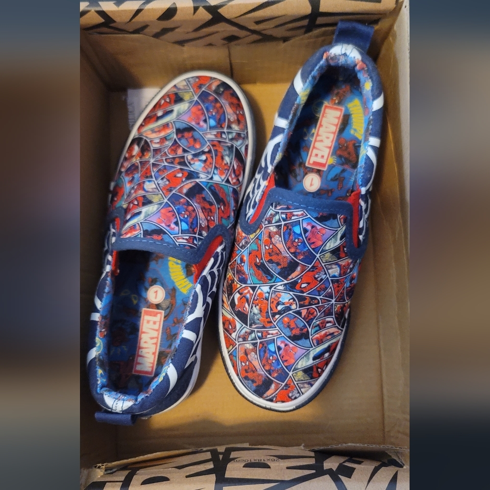Marvel Slip on Sneakers Size 1